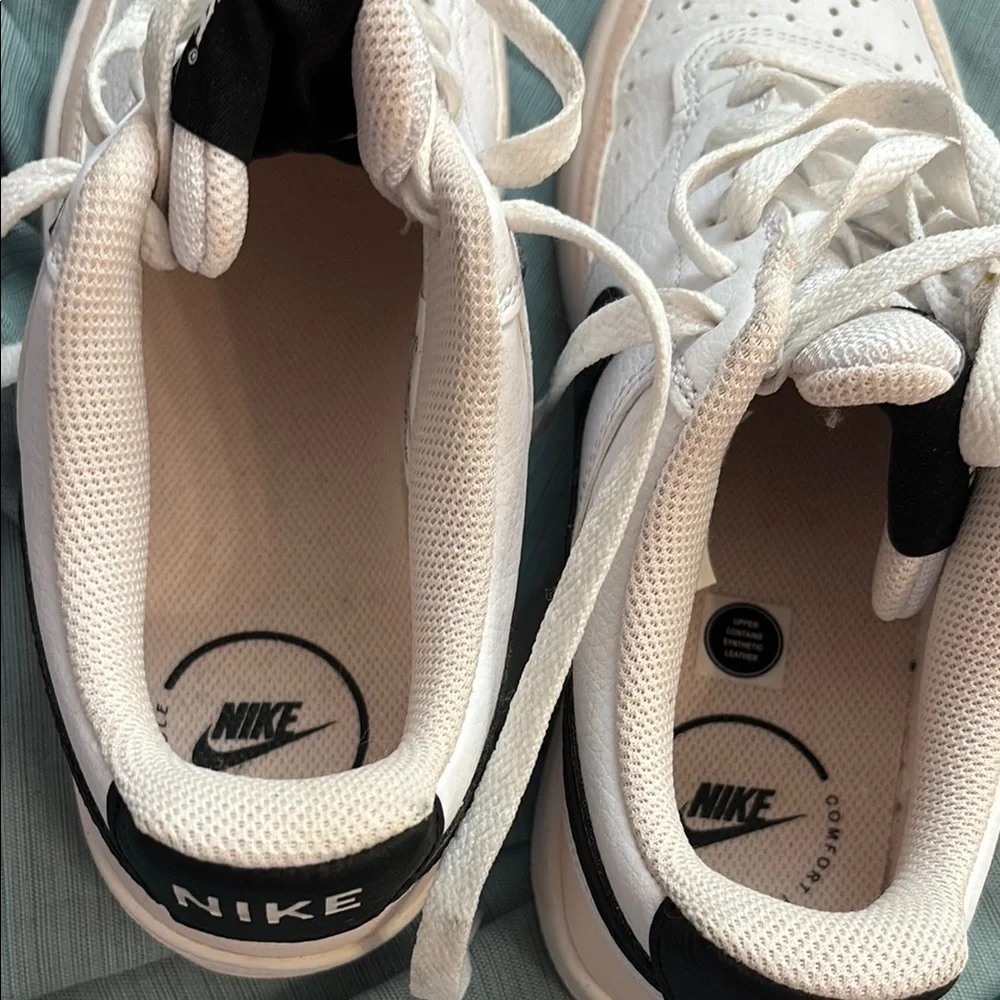 Nike White and Black Sneakers with peach/tan accents, size 8 - Picture 6 of 10